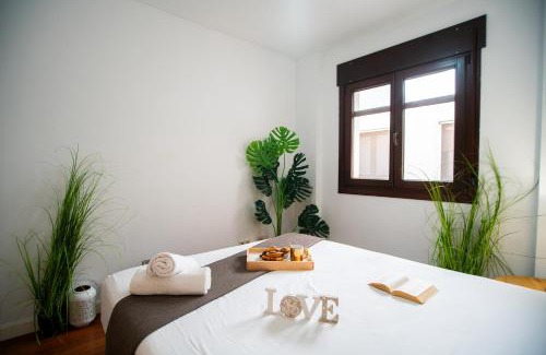 Carretera de Cadiz Apartment | Luxury Signature Apartment with FREE Parking - Malaga
