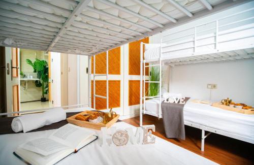 Carretera de Cadiz Apartment | Luxury Signature Apartment with FREE Parking - Malaga