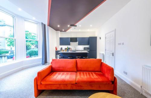 Bristol Apartment | Luxury Silverstone with FREE PARKING by Prescott Apartments