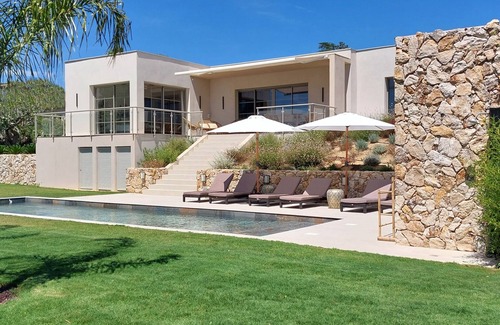 Cagnes-sur-Mer Villa | Luxury single-storey Villa on French Riviera , View & heated swimming pool