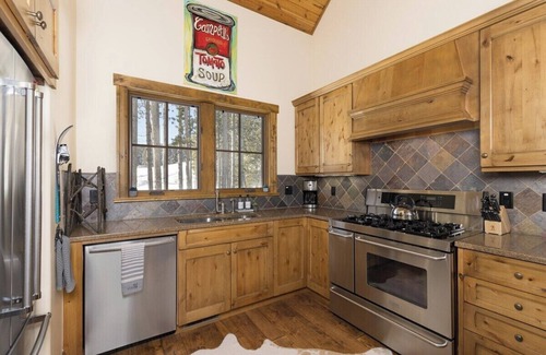 Spanish Peaks House | Luxury Ski In/Out | Chalet 49 | Spanish Peaks Club