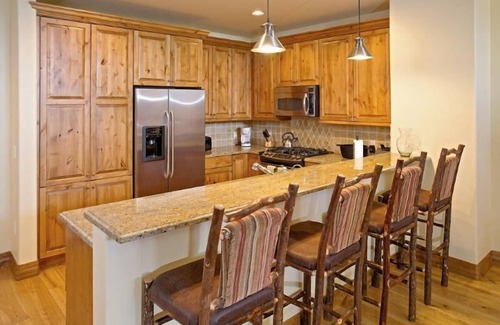 Avon Condo | Luxury Ski In/Out Condo! 2 Master Suites and a bedroom for 4 kids!
