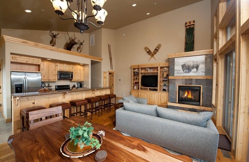 Purgatory House | Luxury Ski In/Out townhome on Creek - Views - Private Hot Tub