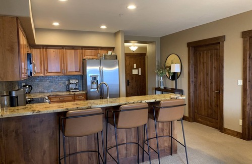 Breckenridge Condo | Luxury ski in/out condo- Peak 7