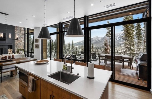 Big Sky House | Luxury Ski-In/Ski-Out Moonlight Basin Home