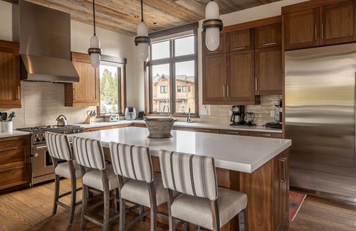 Spanish Peaks Cabin | Luxury Ski-in/Ski-out Spanish Peaks Home; Pet, and Child Friendly with Private Hot Tub!