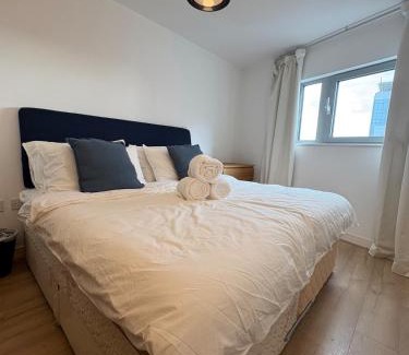 Cardiff City Centre Apartment | Luxury Skyline View Apartment - Free Parking - Convenient location to City Centre