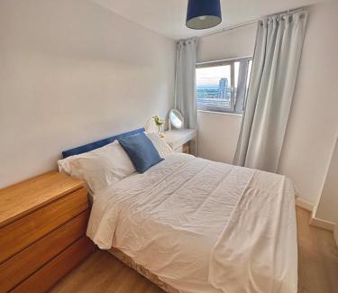 Cardiff City Centre Apartment | Luxury Skyline View Apartment - Free Parking - Convenient location to City Centre