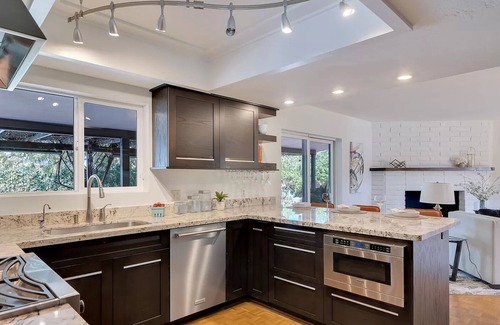 Camelback East House | LUXURY! SLEEPS 10 ARCADIA BILTMORE 3 BEDROOM HOME W/LARGE POOL & HOT TUB