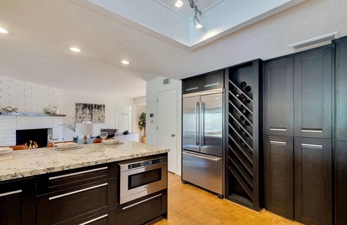 Camelback East House | LUXURY! SLEEPS 10 ARCADIA BILTMORE 3 BEDROOM HOME W/LARGE POOL & HOT TUB