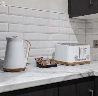 Belfast Central District Apartment | Luxury, Sleeps 6, City Centre