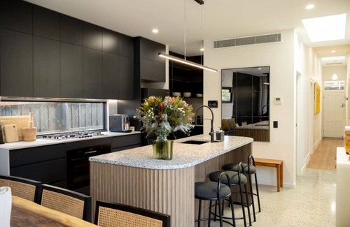 Seddon Apartment | Luxury Smart Home Stay in Seddon w/Private Pool