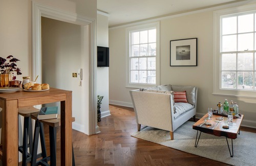 Dartmouth Apartment | Luxury, sophisticated and chic