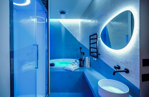 Cinecitta House | LUXURY SPA APARTMENT (private Spa)