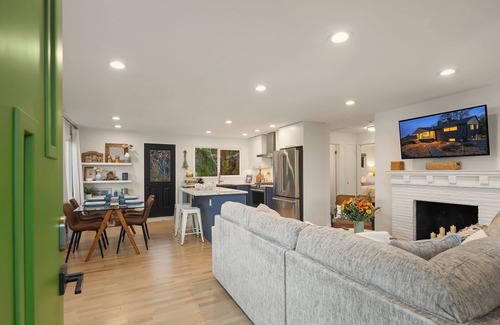 North End House | Luxury Spa, Patio, Deck & Views of Puget Sound in the Heart of Old Town, Tacoma