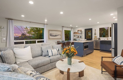 North End House | Luxury Spa, Patio, Deck & Views of Puget Sound in the Heart of Old Town, Tacoma