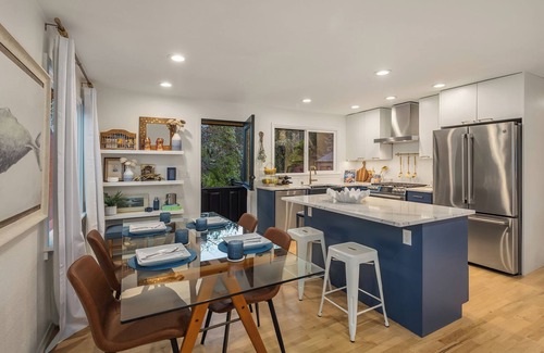 North End House | Luxury Spa, Patio, Deck & Views of Puget Sound in the Heart of Old Town, Tacoma