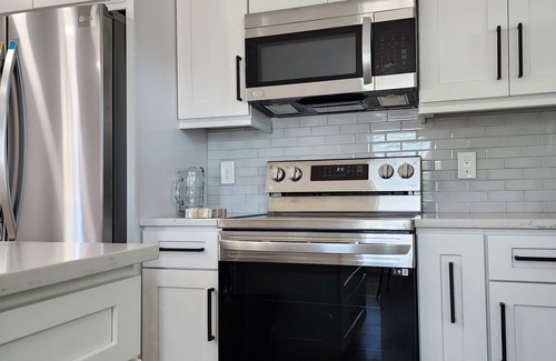 United Central Apartment | Luxury St Pete apt close to Central, Downtown and the Beach.