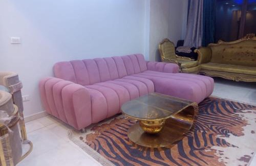 Al-Khalifa Apartment | Luxury Stay at Mokktam Heights