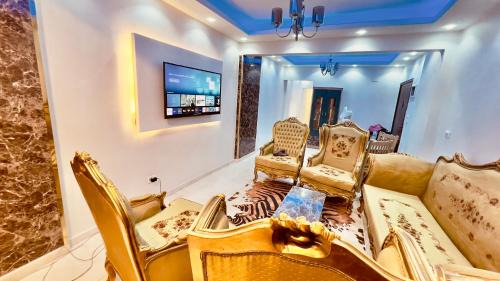 Al-Khalifa Apartment | Luxury Stay at Mokktam Heights