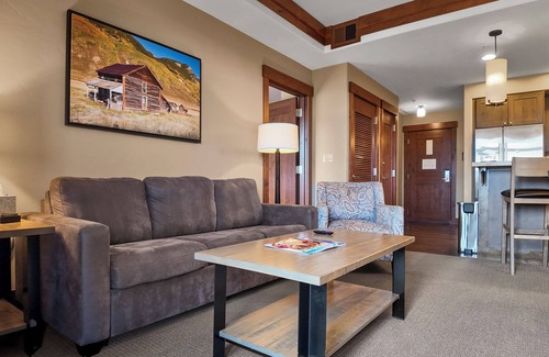 Peak 8 Apartment | Luxury Stay at One Ski Hill Place – Gondola, Pools, Hot Tubs & Mountain Views