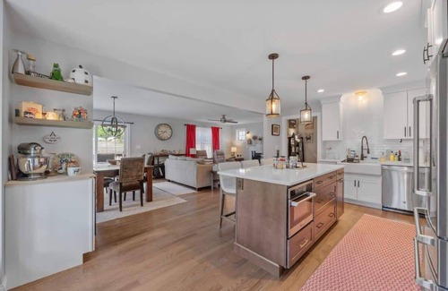 Barrington House | Luxury Stay – Chef’s Kitchen & Entertainment Space
