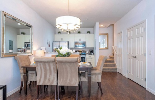 Kissimmee House | Luxury Stay in Lucaya - Pool, Gym & More