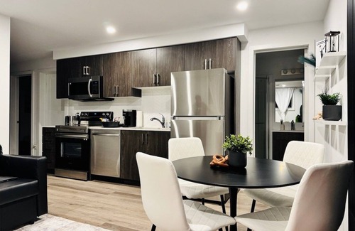 Niagara Falls Apartment | Luxury Stay Near Niagara Falls