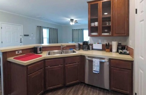 Belton House | Luxury stay near lake Belton - Wi-Fi A/C