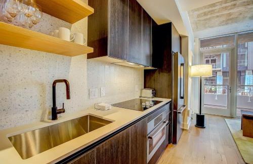 Rainey Street Historic District House | Luxury Stay on Rainey St