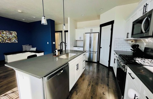 Lehi House | Luxury Stay: Where Hotel Vibes Meet Home Comfort