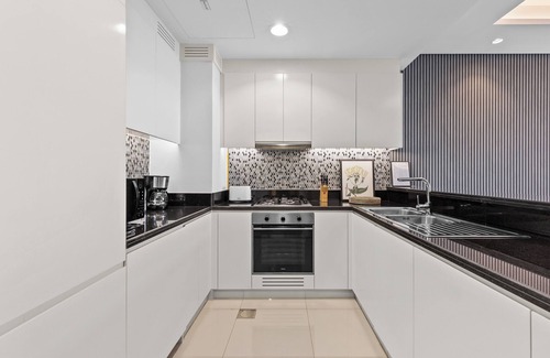 Downtown Dubai Apartment | Luxury Stay with Burj Khalifa Views & Infinity Pool