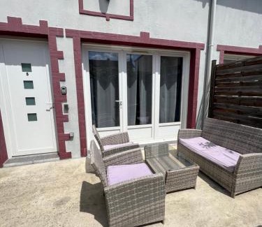 Vitry-sur-Seine Apartment | Luxury Stay with Terrace and AC 10 min to Paris