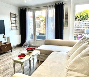 Vitry-sur-Seine Apartment | Luxury Stay with Terrace and AC 10 min to Paris