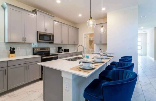 Four Corners House | Luxury Stay with High-End Comfort Ideal Location