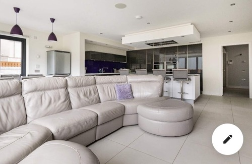 Huntly House | Luxury stay with hot tub in North East Scotland! Games room & outdoor fire pit!