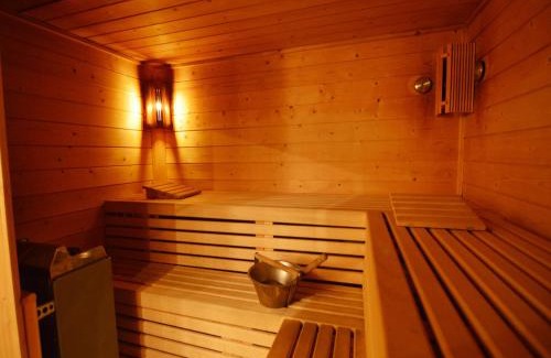 Waimes House | Luxury Stay with Sauna