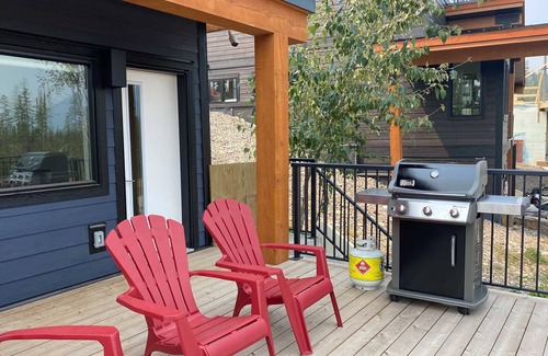 East Kootenay House | Luxury. Steps to the Timberline Chairlift
