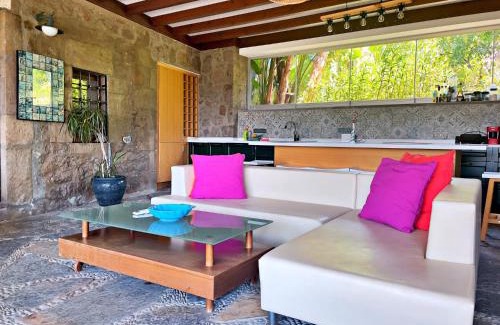 Dagbelen Villa | Luxury Stone Villa with Private Pool