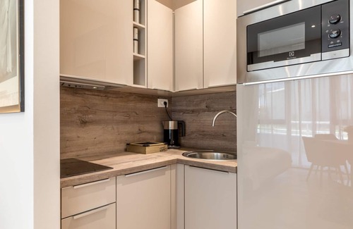 Bacvice Apartment | Luxury Studio Apartment Begonia in Split