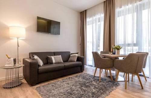 Bacvice Apartment | Luxury Studio Apartment Begonia in Split