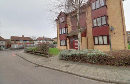 London Borough of Ealing Apartment | Luxury Studio Apartment