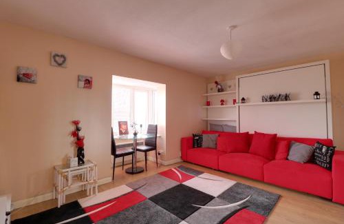 London Borough of Ealing Apartment | Luxury Studio Apartment