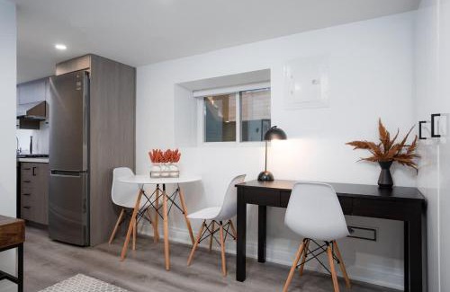 Parkdale Apartment | Luxury Studio Condo in Downtown Toronto Elm Street