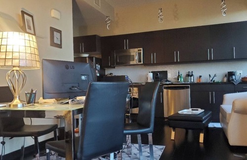 Financial District Apartment | Luxury Studio Condo - Excellent City Views. Includes Parking