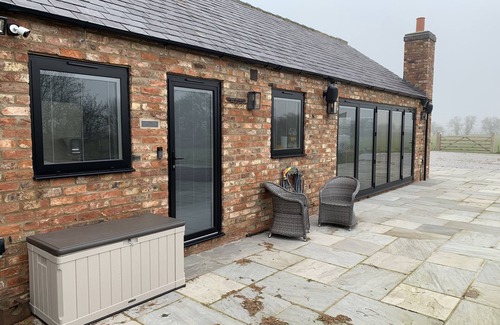 Skirpenbeck Apartment | Luxury Studio Cottage at Foot of Yorkshire Wolds
