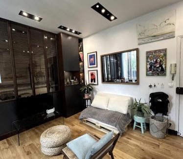 Bois-Colombes Apartment | Luxury studio