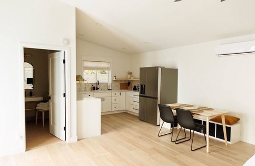 Mesa Apartment | Luxury Studio Guesthouse
