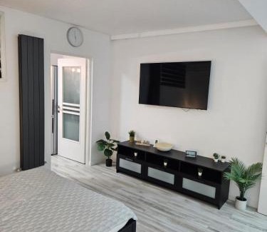 Onesti Apartment | Luxury Studio