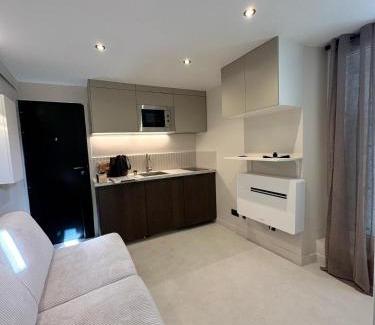 Romainville Apartment | Luxury Studio - Romainville